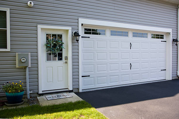 24/7 Emergency Garage Door Panel Replacement experts in Piru, CA